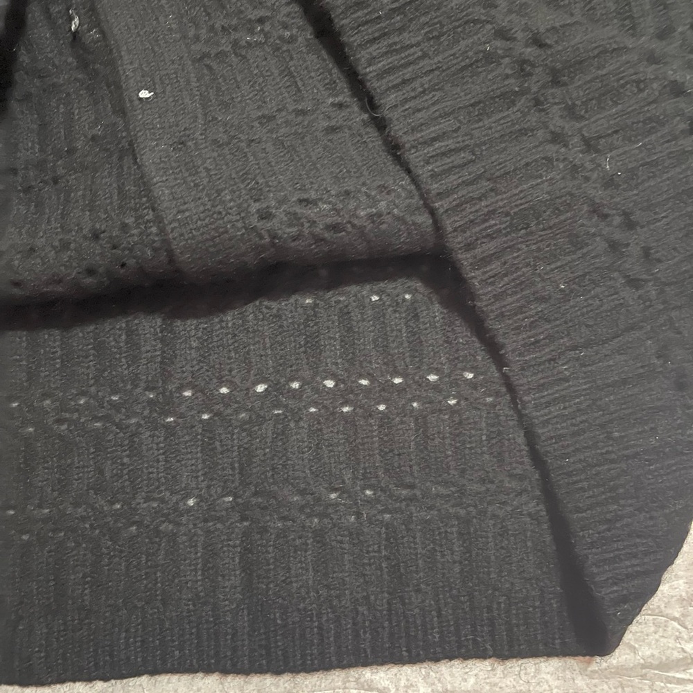 Bloomingdales’s Cashmere 2ply beautiful and very soft - Picture 14 of 16